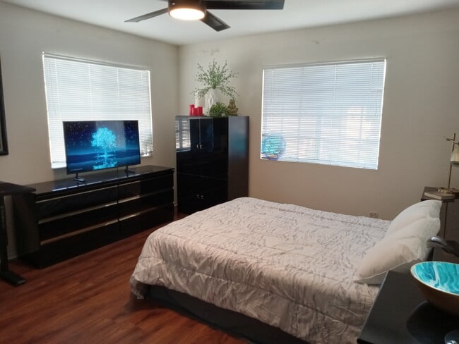 Photo - 3323 California Ave Unit 3323  House Share