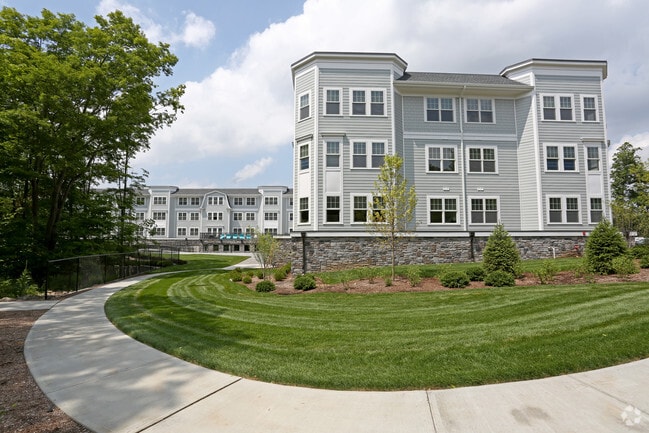 Photo - Colonial Pointe at Franklin Lakes