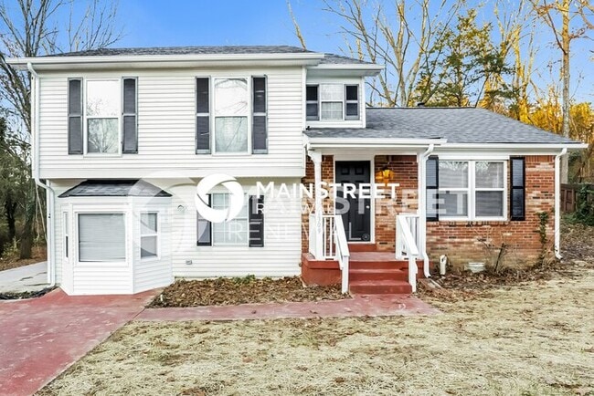 Building Photo - 4 Bedroom Pet-Friendly Home in Antioch, TN with Main Street Renewal