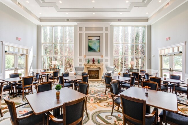 Salón para residentes - Overture Ridgmar 55+ Active Adult Apartmen...