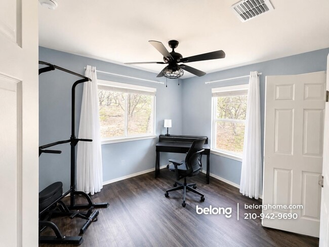 Photo - 1803 Live Oak Dr