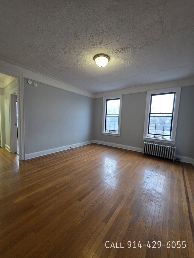 Building Photo - 15 Locust Hill Ave Unit 4B