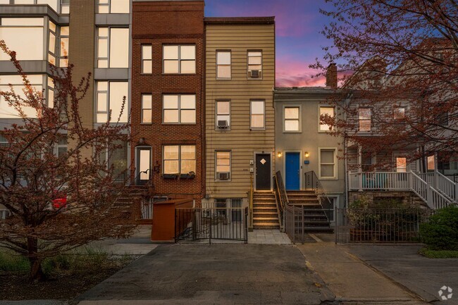 Building Photo - 325.5 4th St Rental