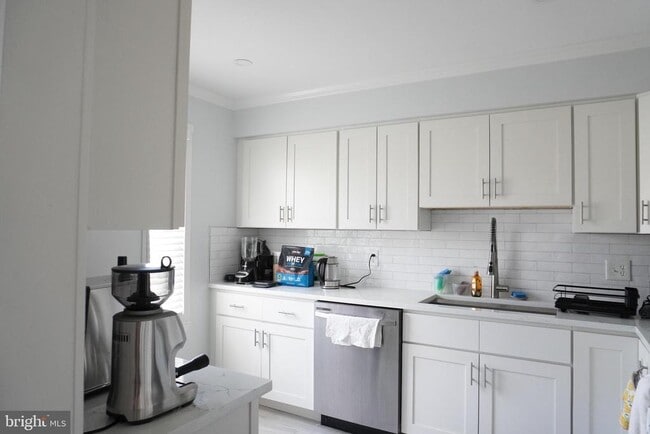 Photo - 13998 New Braddock Rd