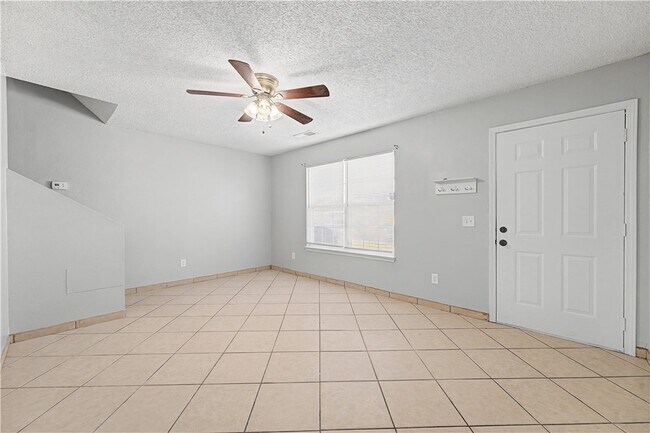 Photo - 3403 SW Victoria Pl