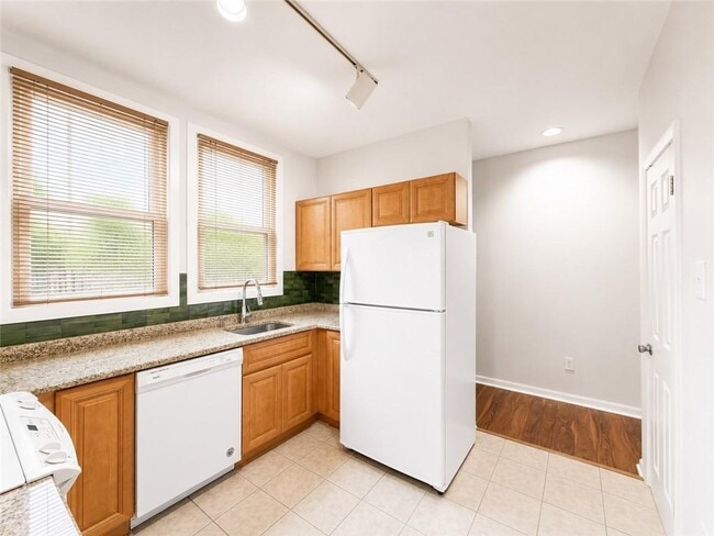 Photo - 8 Slocum St