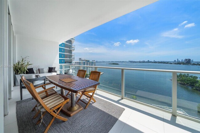 Building Photo - 2020 N Bayshore Dr Unit 1407