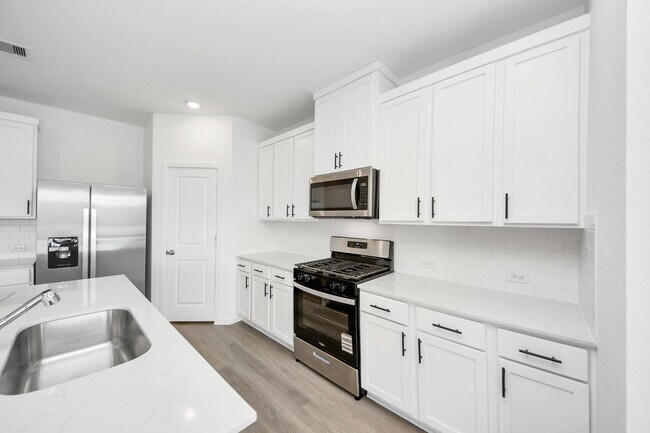 Building Photo - 40630 Balsam Run Ln