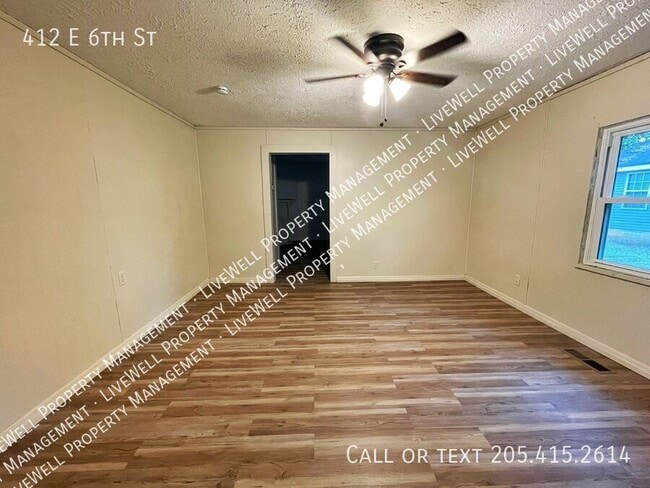 Photo - 412 E 6th St