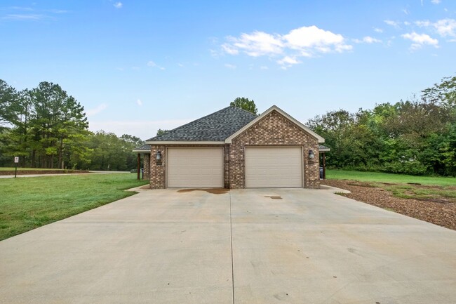 Building Photo - 445 Oakwoods Dr Unit 445 Rental