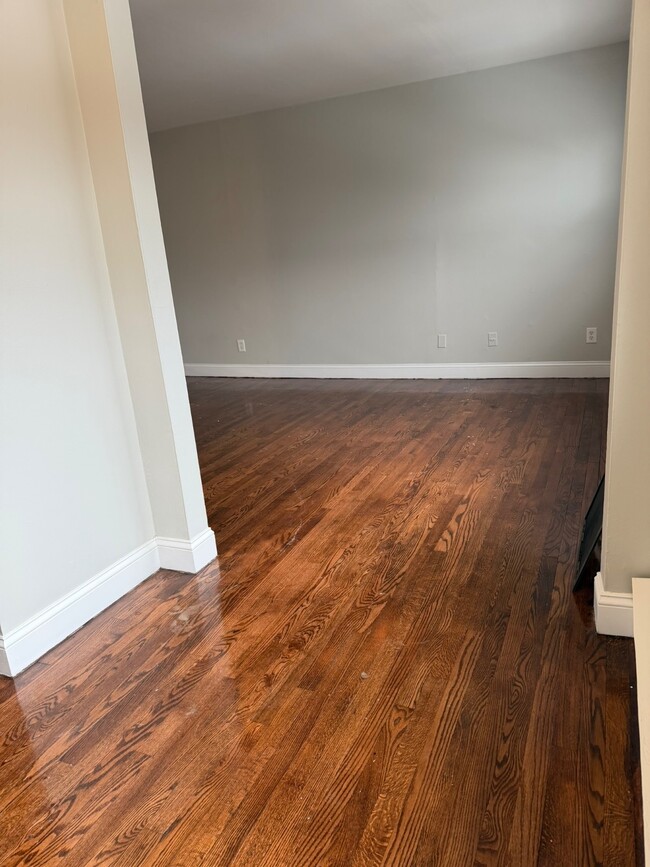 Photo - 14 Amsterdam Pl