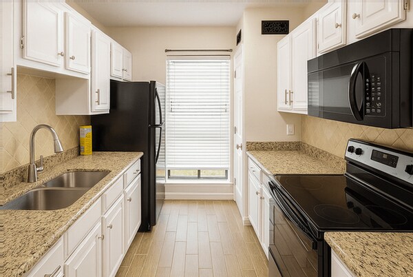 Photo - 2379 Briarwest Blvd Unidad 108