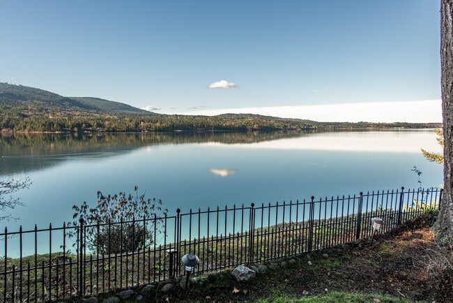 Photo - Beautiful Custom Home Overlooking Sequim Bay