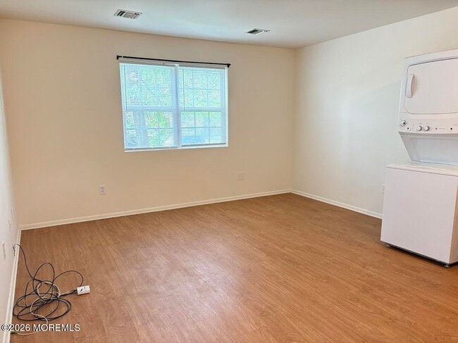 548 Clark Ave