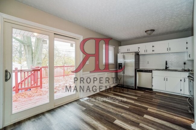 Photo - 363 Regents Rd