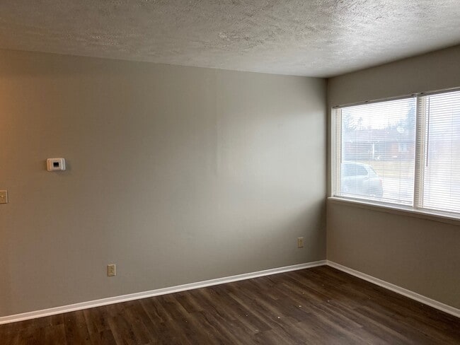 Photo - Green Town Apartments