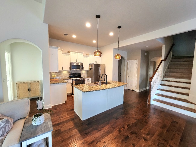 Photo - 408 Marlowe Ct