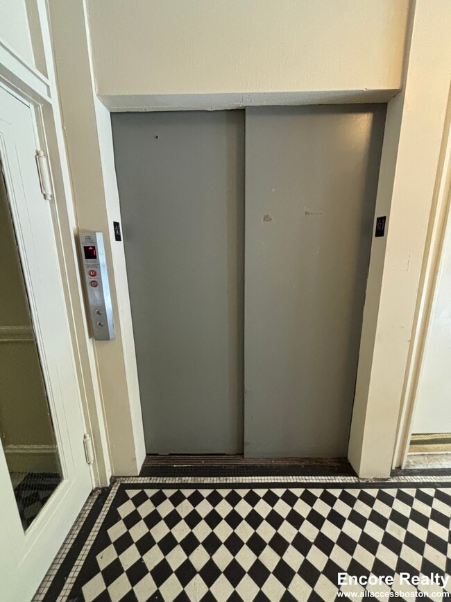 231 Park Dr Unit 11