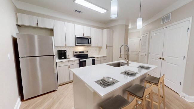 Building Photo - The Retreat at Quail North Apartments