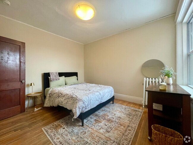 Building Photo - Unique BU Apartment