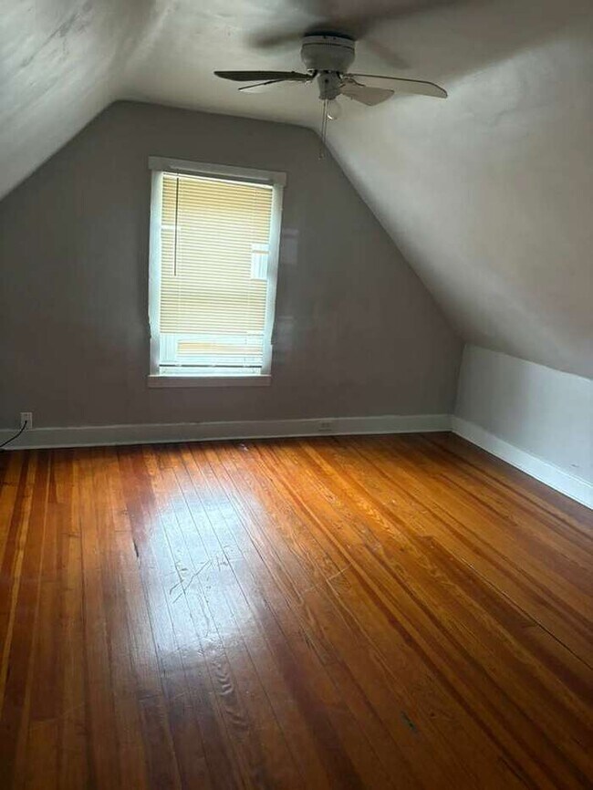 Photo - 1559 Ambrose Ave