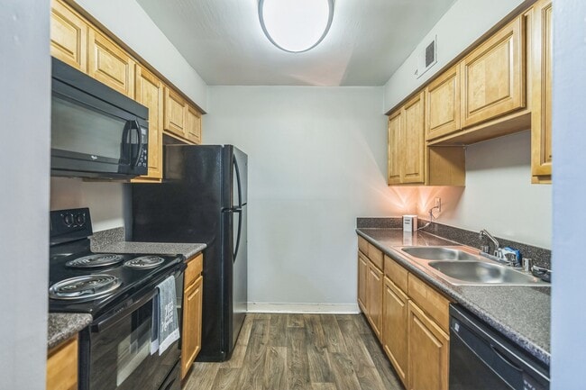 Photo - Canter Pointe