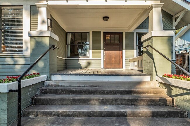 Photo - 2608 Hopkins St