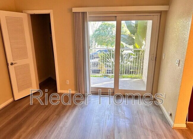 5252 Orange Ave Unidad 103