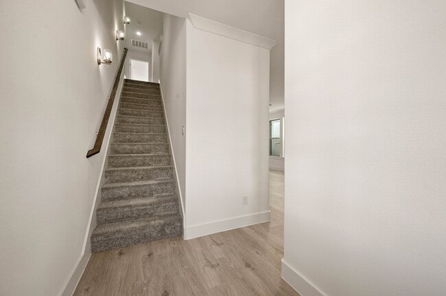 Photo - 2629 Tanager St