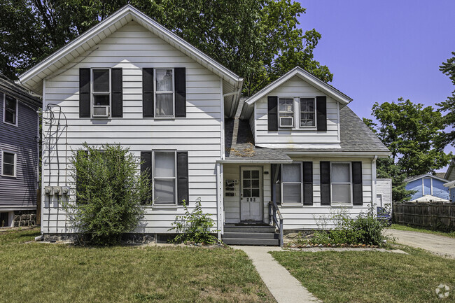 Building Photo - 810 W Liberty St Unit 1 Rental