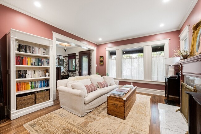 Photo - 967 E 1st Ave