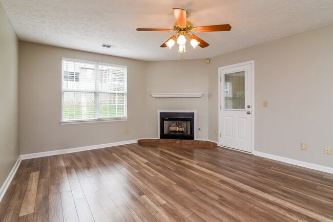 Photo - 101 Edgehill Ln