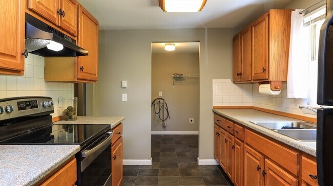2 Patricia Dr Unit 4