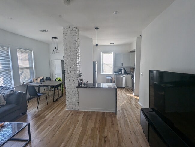 Photo - 2470 N Clybourn Ave Unit CH2