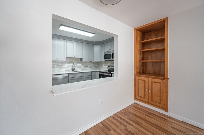 Photo - 664 Main Ave Unidad APT 302