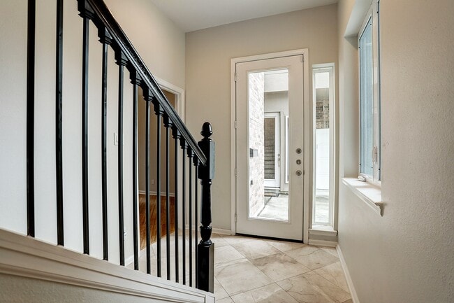 Photo - 2613 Waugh Dr