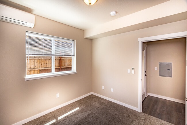 Photo - 441 Talent Ave