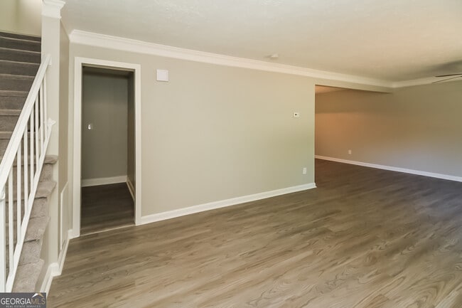 Photo - 1566 Pintail Rd