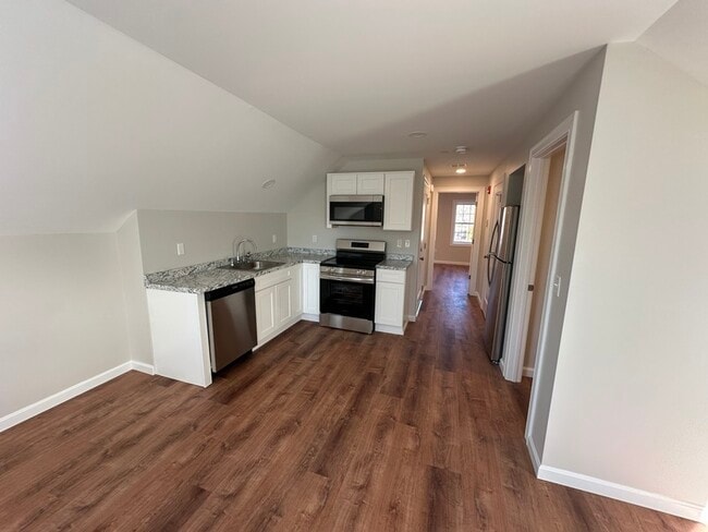 Building Photo - 44 Dean St Unit 102
