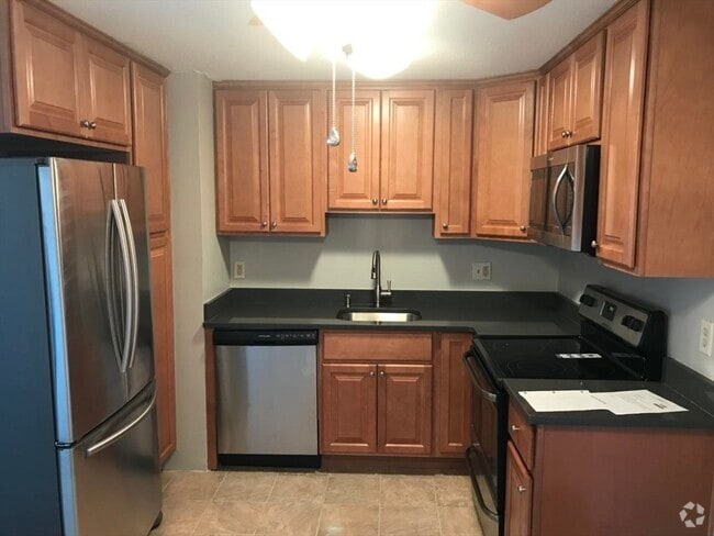 Building Photo - 73 Nicholas Rd Unit I Rental