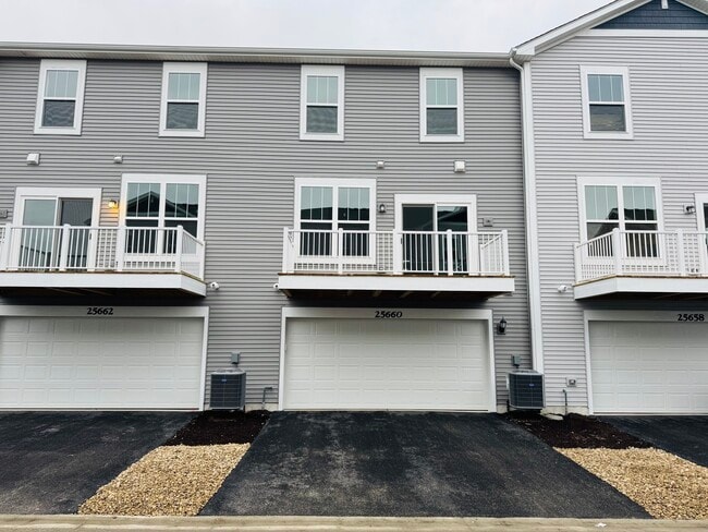 Building Photo - 25660 W Yorkshire Dr