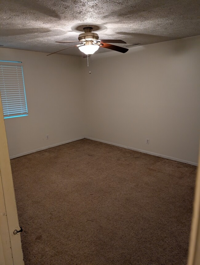 Photo - 525 Hinderer Ave SW