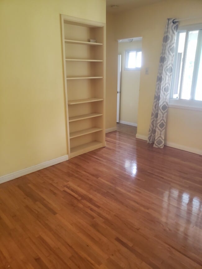 Photo - 7116 W 91st St
