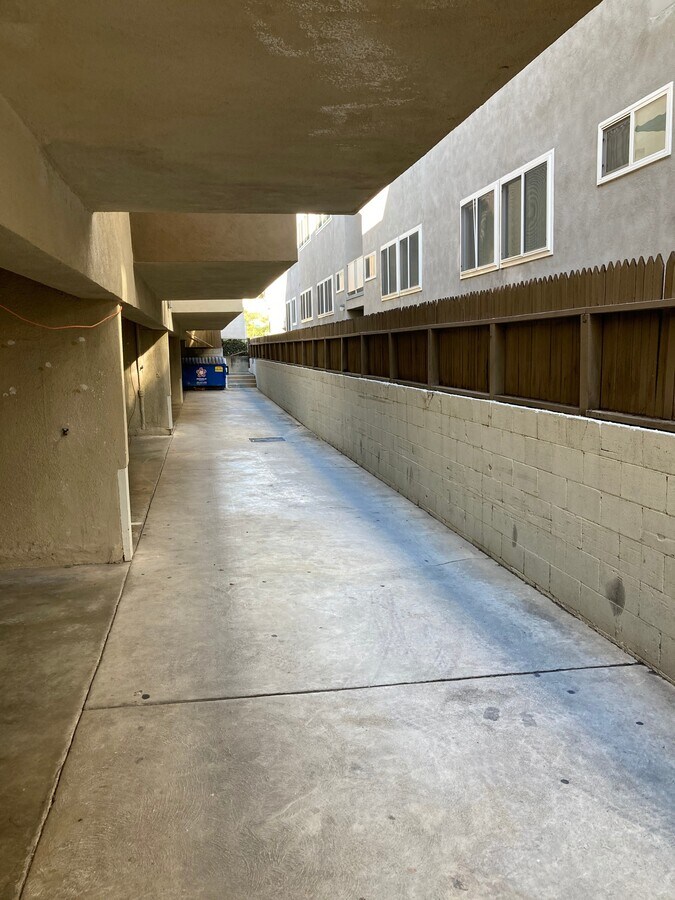 Photo - 425 E. Tamarack Ave.