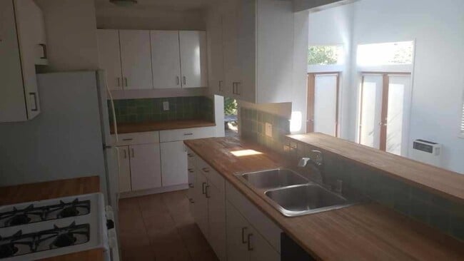 Photo - 2020 Ocean Park Blvd Unit D