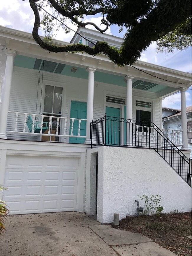 Photo - 4516 Banks St Unit Lower