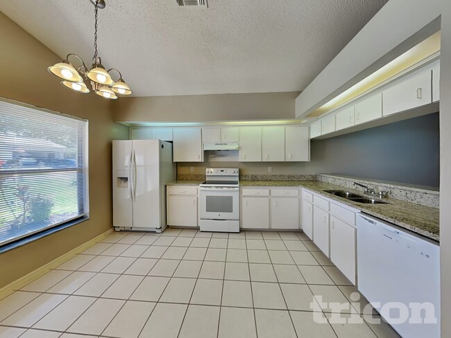 4307 Larrys Lagoon