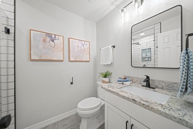 Photo - 1109 Moody St