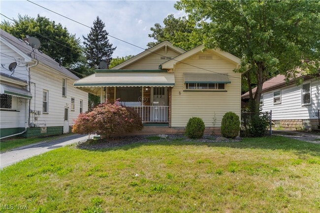 Building Photo - 52 Rhoda Ave Rental