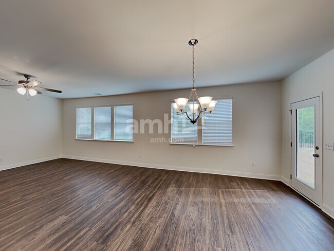 Photo - 433 Tributary Ln